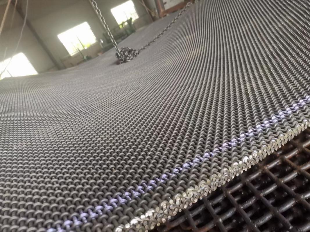 锰钢筛网热处理焊接网,30锰硅材质,4丝4孔重型65锰编织网发往甘肃.